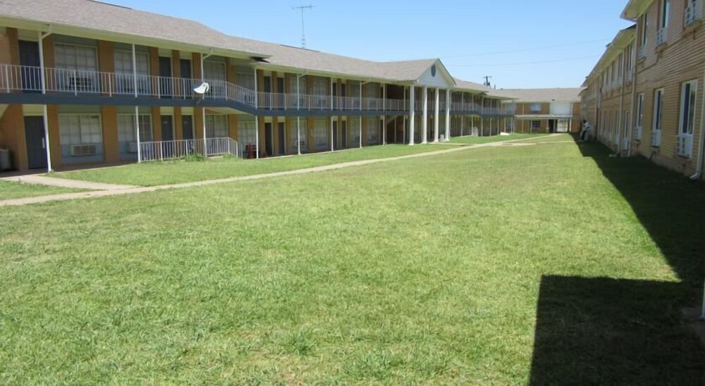 Bella Vista Inn and Suites - photo 14