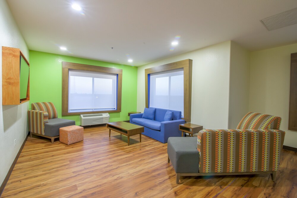 Holiday Inn Express & Suites Raymondville by IHG - photo 5