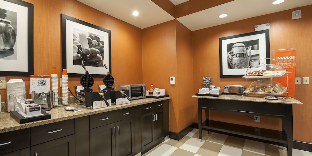 Hampton Inn & Suites Seneca Clemson Area - photo 58