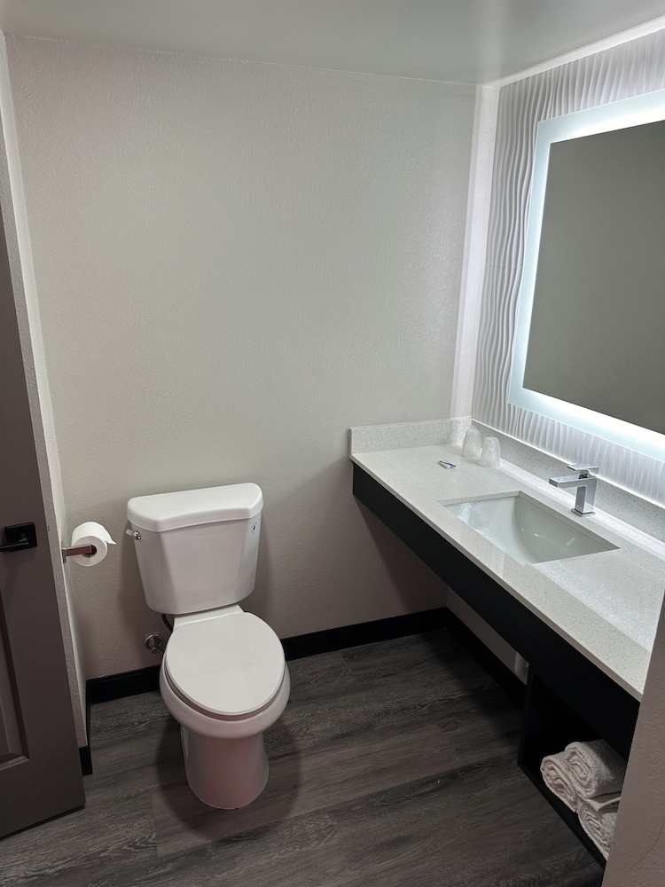 Imperial Suites - photo 20