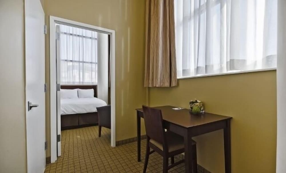 Pointe Plaza Hotel - photo 31