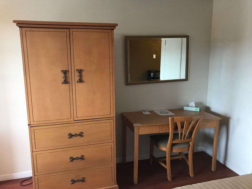 Americas Best Value Inn Holbrook - photo 10