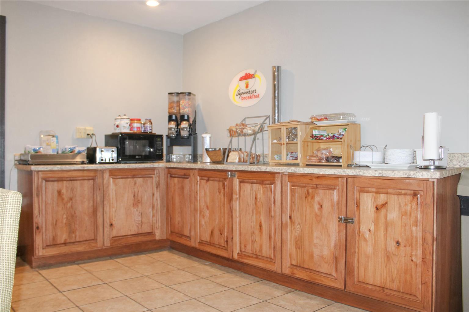 Super 8 by Wyndham Williston ND - photo 19