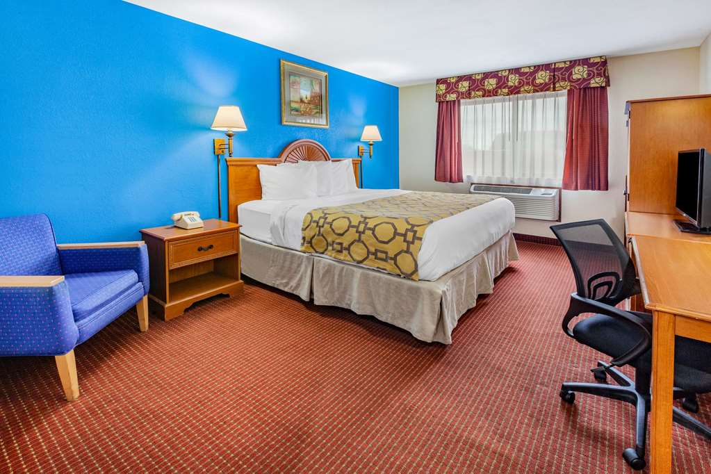 Baymont by Wyndham Perrysburg Toledo - photo 15