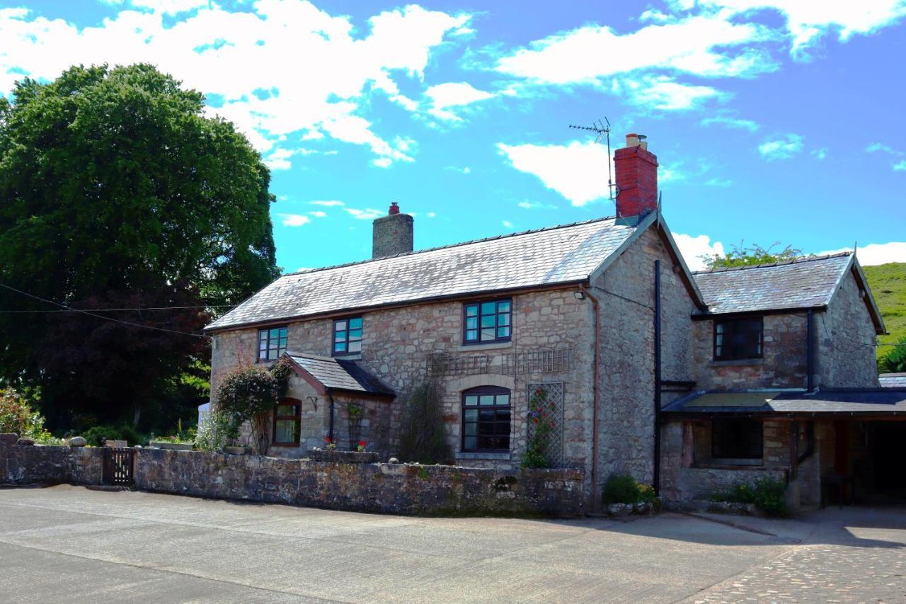 18th Century Farmhouse England Wales Border Breathtaking Views — 4-Star Luxury Hotel in Oswestry, United Kingdom