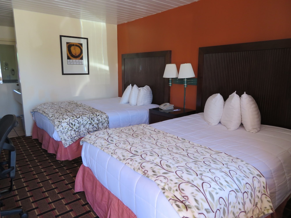 Royal Crest Motel - photo 7