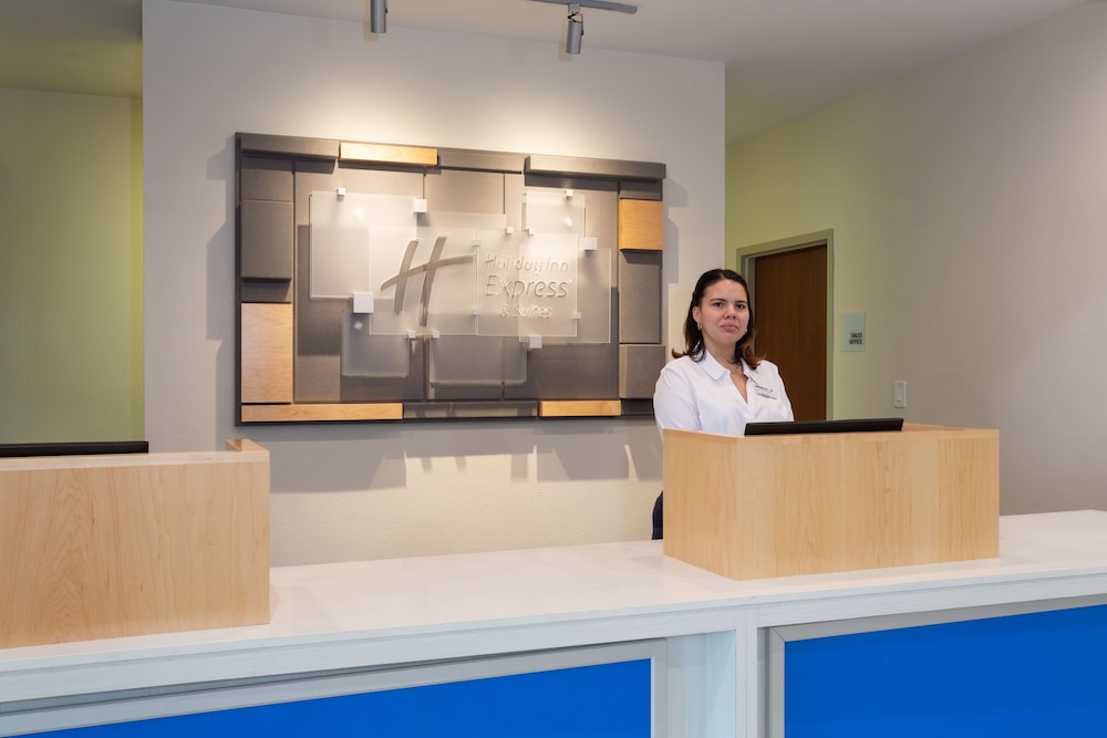 Holiday Inn Express Hotel & Suites Tampa Fairgrounds Casino by IHG - photo 58