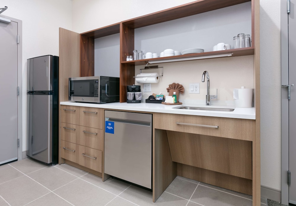 Home2 Suites by Hilton El Campo - photo 13