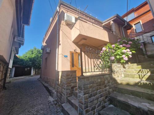 Mihalkat Old Town - carbon neutral hotel in Sozopol