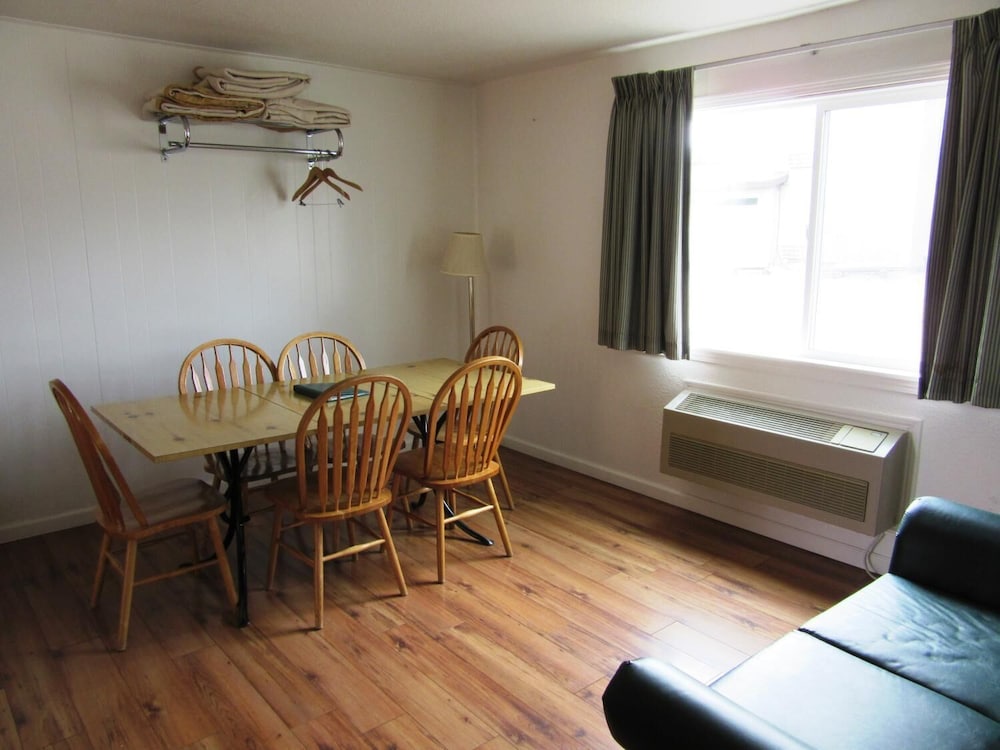Yellowstone Country Inn - photo 25