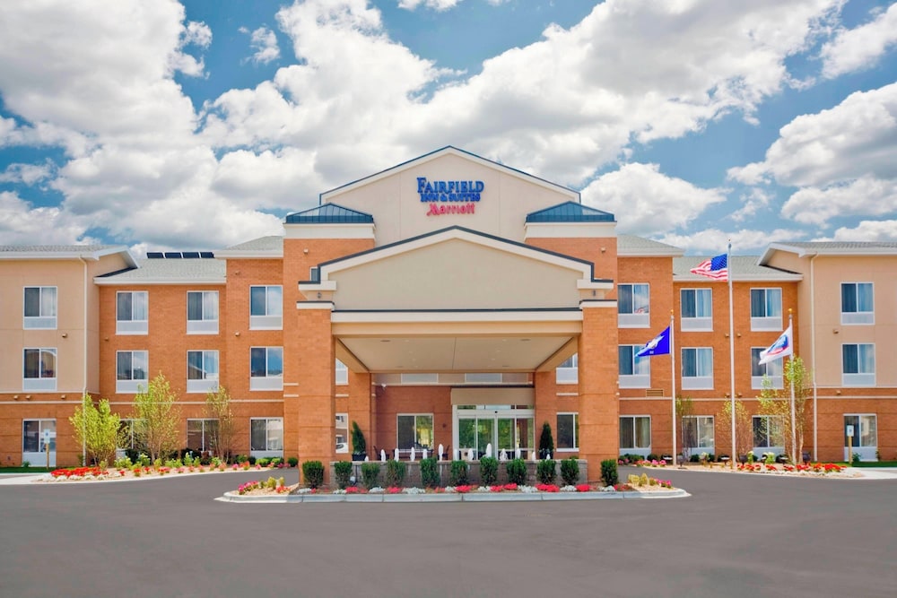 Fairfield Inn & Suites by Marriott Milwaukee Airport - photo 11