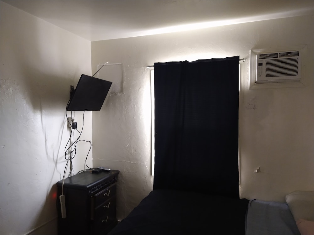 EL Amigo Motel - photo 15