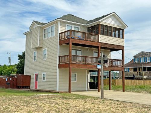 KD202 St. Somewhere at Playa Del Ray in Kill Devil Hills, United States