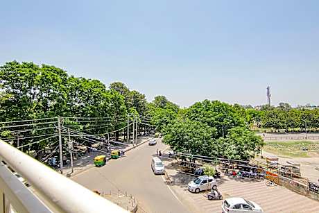Fabhotel Park View