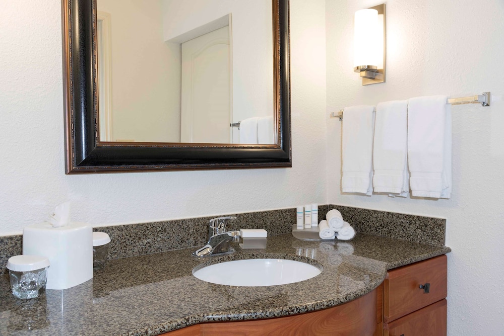 Homewood Suites by Hilton Indianapolis Airport Plainfield - photo 18