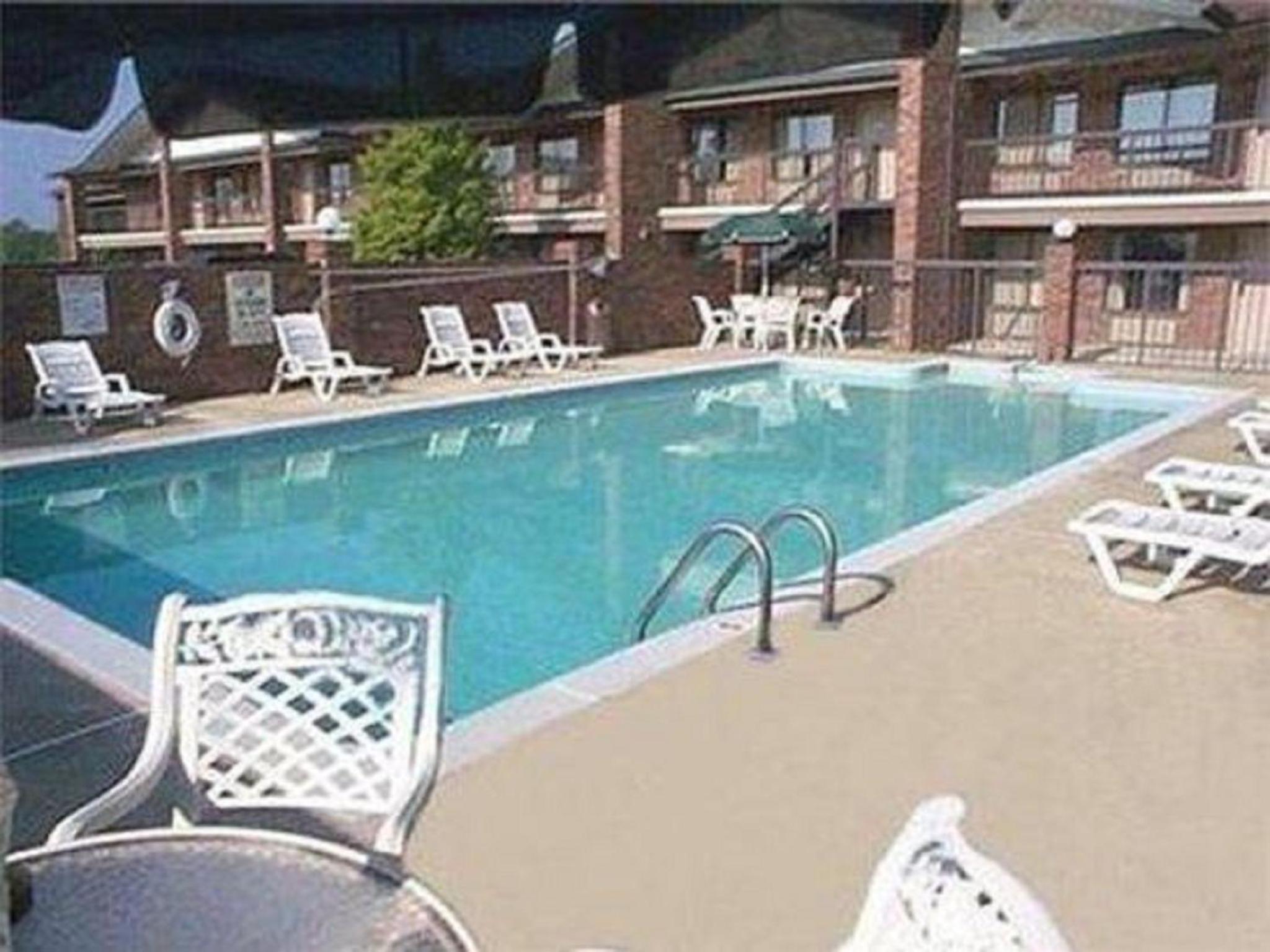 Days Inn by Wyndham Clanton AL - photo 4