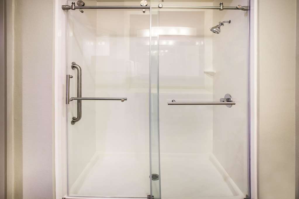 La Quinta Inn & Suites by Wyndham McAllen La Plaza Mall - photo 11