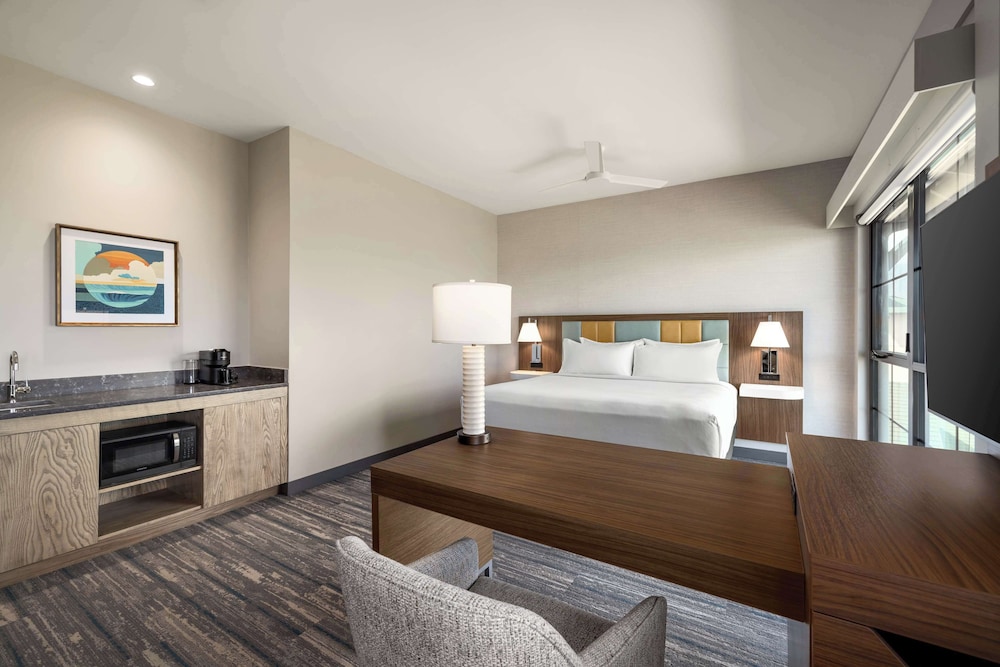 Hampton Inn & Suites by Hilton Maui North Shore - photo 17