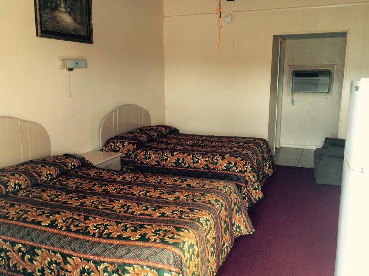 Relax Inn Goldthwaite - photo 8
