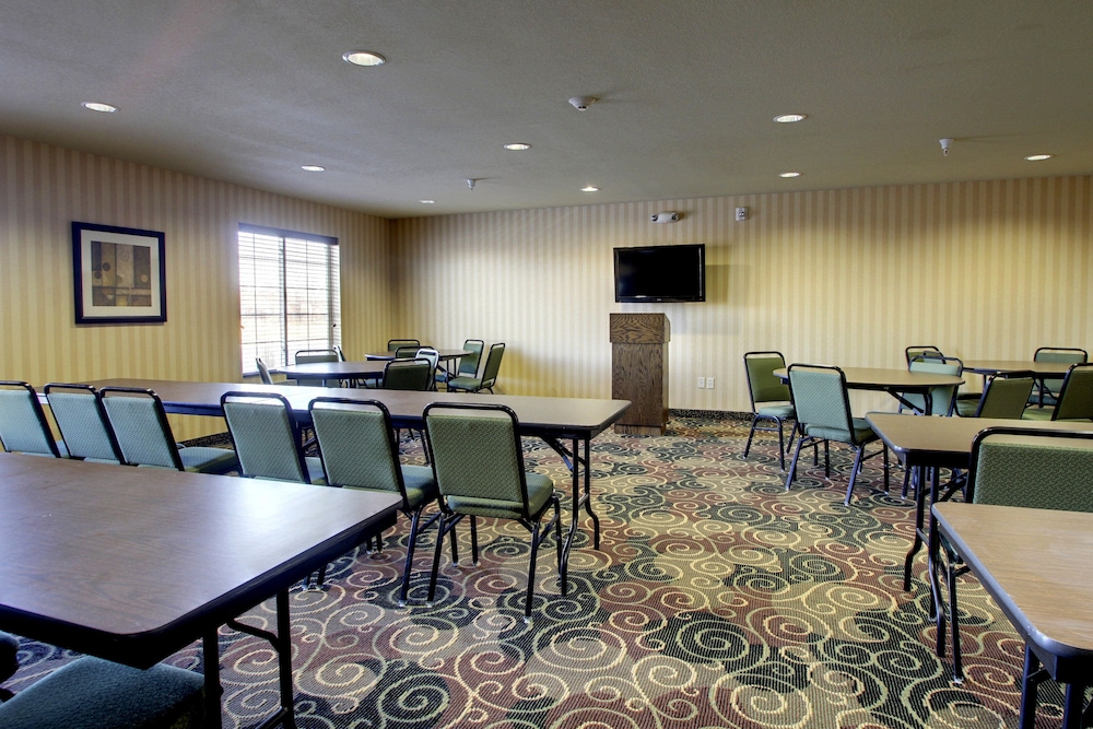 Cobblestone Hotel & Suites Wayne - photo 24
