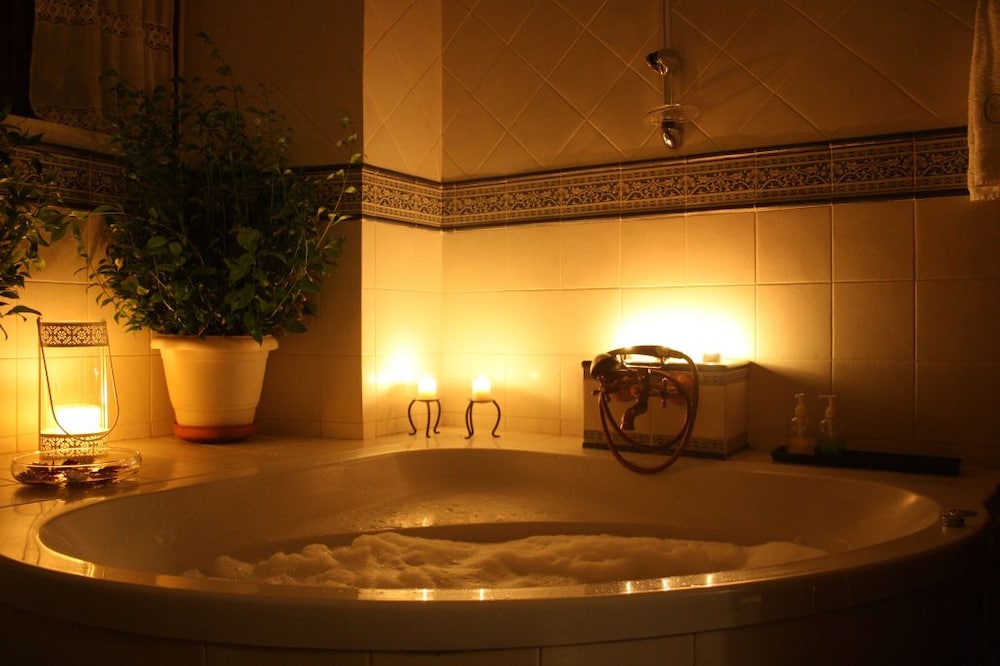 Casa Rural El Aguila — 4-Star Luxury Hotel in Montemolin, Spain