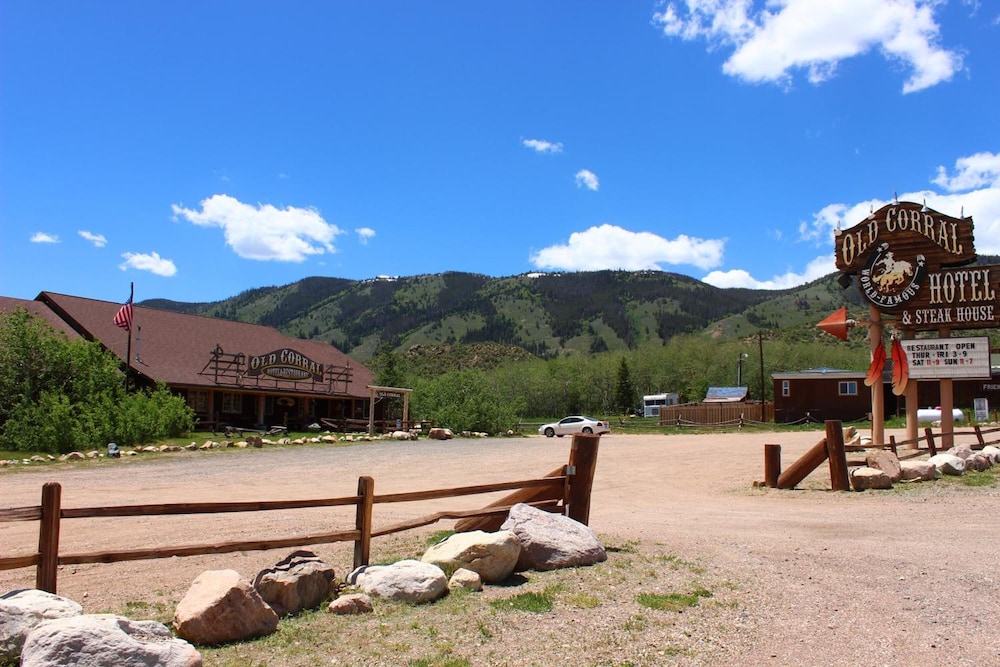 Old Corral Hotel & Steakhouse - photo 15