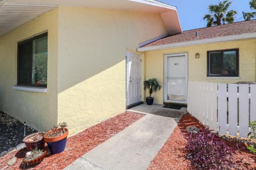 St Augustine Beach & Tennis Resort 807 - last minute hotel in Saint Augustine