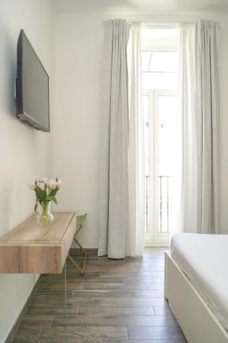 Chiatamone Relais — 4-Star Luxury Hotel in Naples, Italy