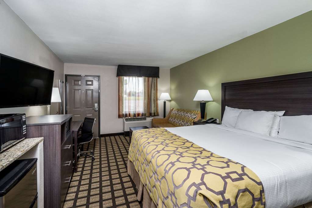Baymont by Wyndham Clarksville - photo 4