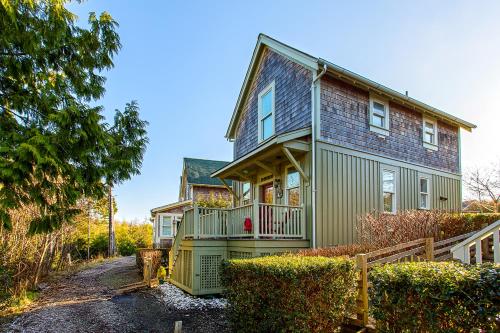 Fish and Ships by Seabrook Hospitality in Huntington Beach, United States