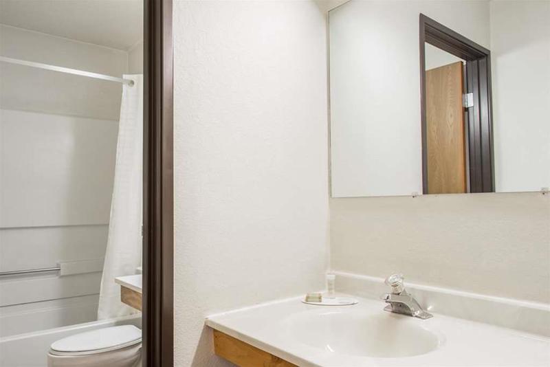 Coratel Inn and Suites by Jasper Stillwater - photo 7
