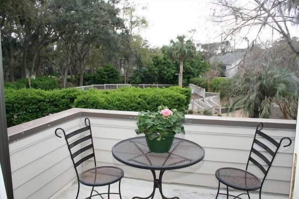 210 Twin Oaks at The Sea Pines Resort - photo 11