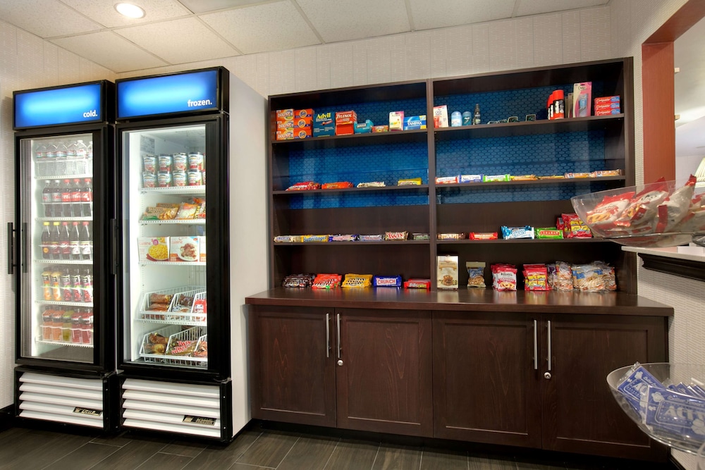 Hampton Inn & Suites Anaheim Garden Grove - photo 31