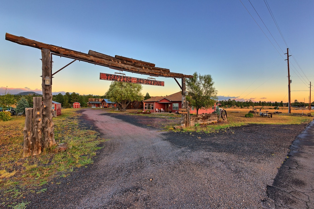 Trapper's Rendezvous — 5-Star Luxury Hotel in Williams, United States