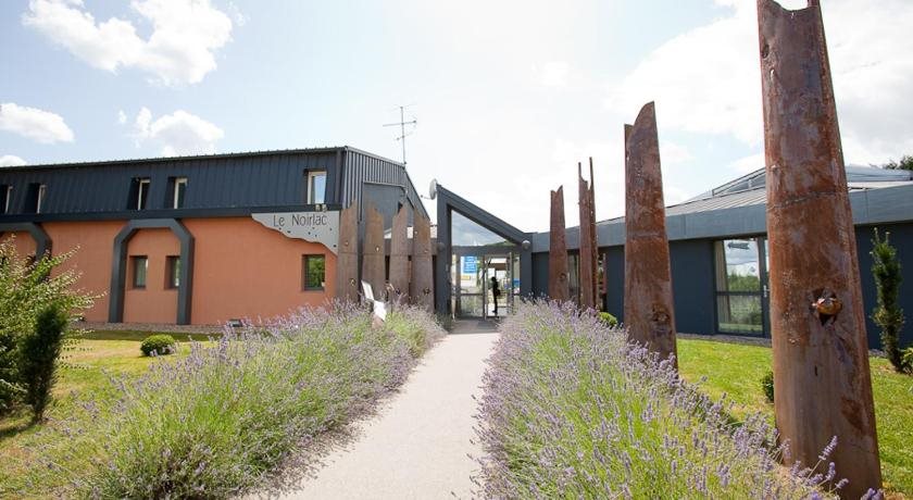 Le Noirlac — hotel in Saint-Amand-Montrond