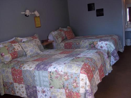 Bay Springs Country Inn & Marina - photo 7