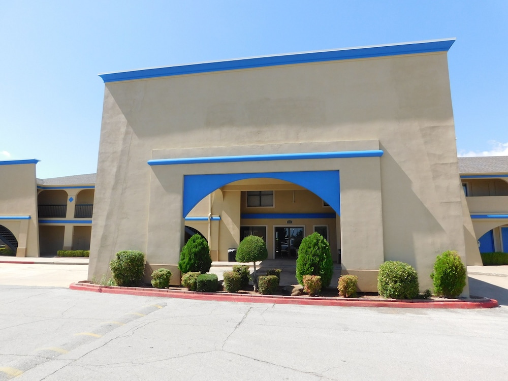 Days Inn By Wyndham Oklahoma City Nw Expressway - photo 46