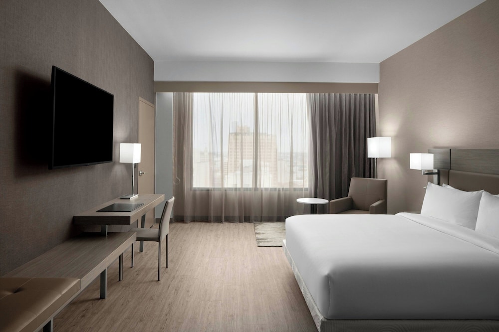 AC Hotel by Marriott San Antonio Riverwalk - photo 13