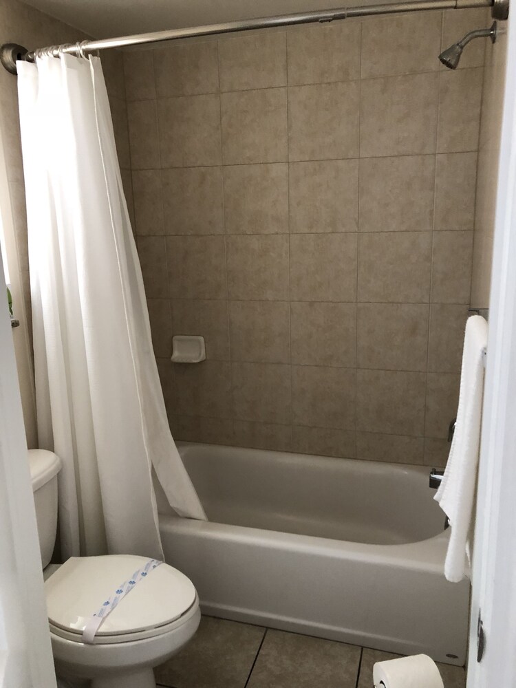 Atlantique Beach House Hotel - photo 10