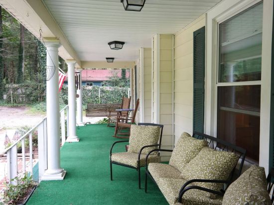 My Place Inn — Black Mountain — photo 3
