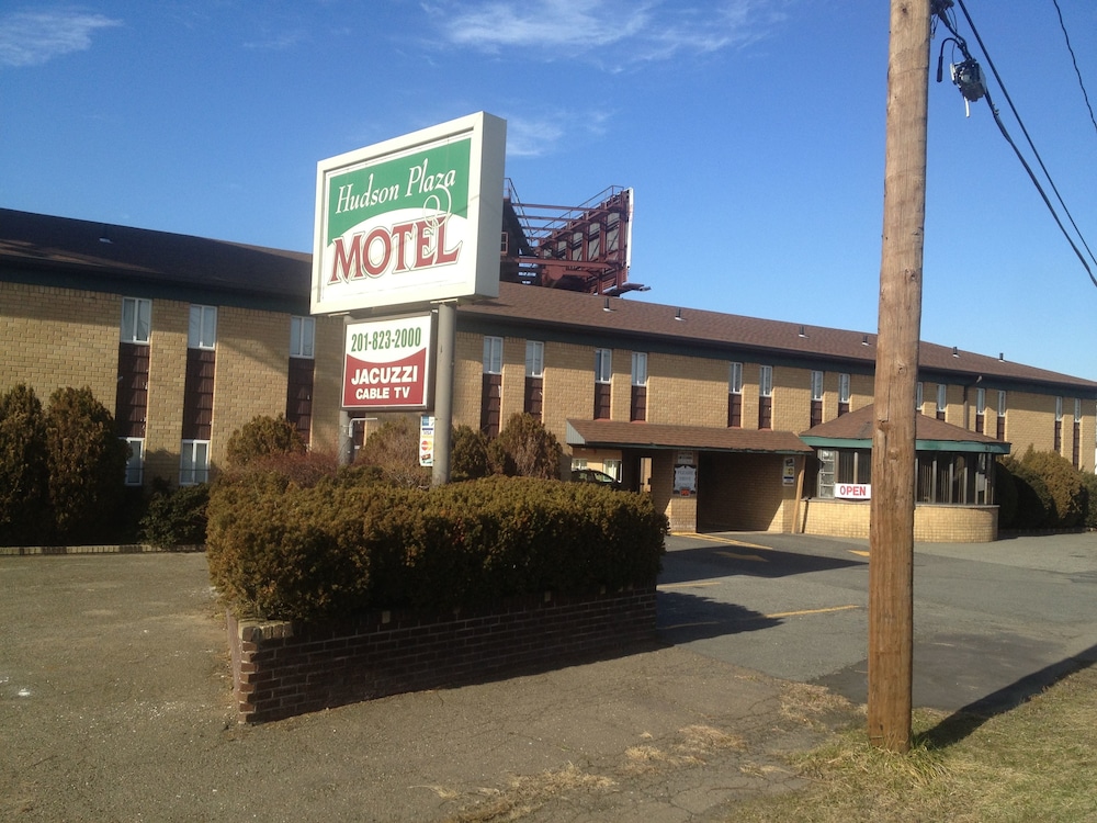 Hudson Plaza Motel Bayonne Jersey City - photo 18