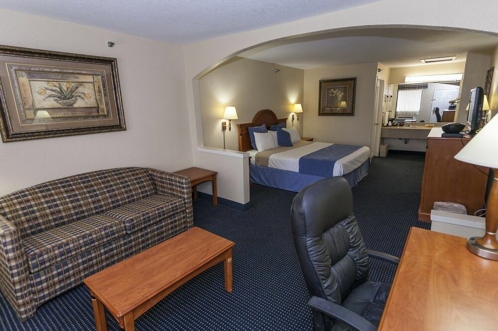 Downtowner Inn and Suites Hobby - photo 9
