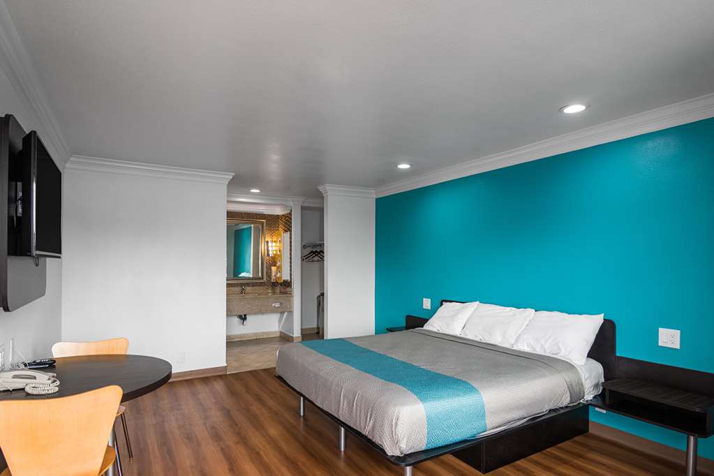 Motel 6 Norwalk CA - photo 13