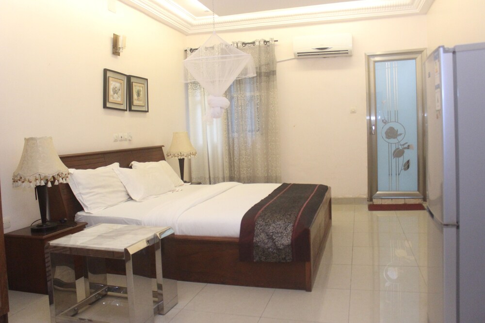 Beautiful Gate Hotel in Cotonou, Benin