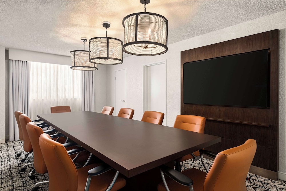 Embassy Suites by Hilton Fort Lauderdale 17th Street - photo 16