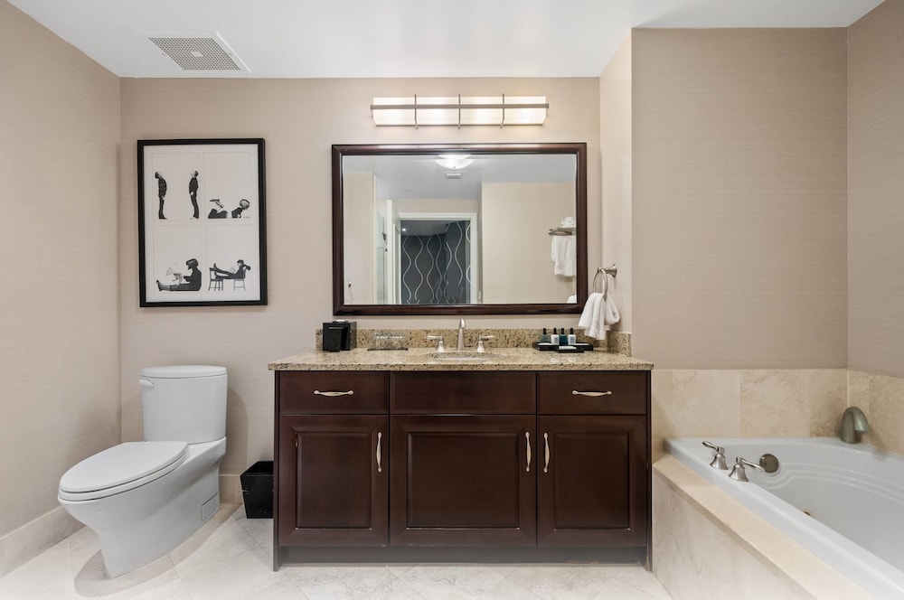 Fontainebleau Miami Beach Private Luxury Suites - photo 356