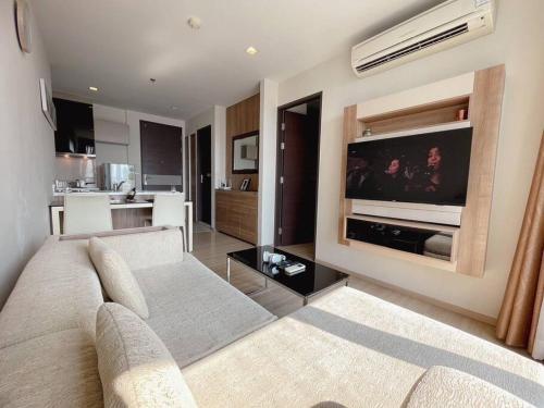 Luxurious Downtown River View chao phraya river — 4-Star Luxury Hotel in Bangkok, Thailand