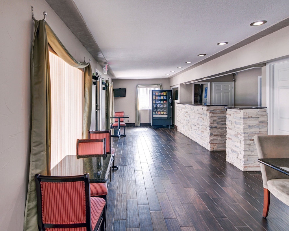 Rodeway Inn Gainesville I 35 - photo 22