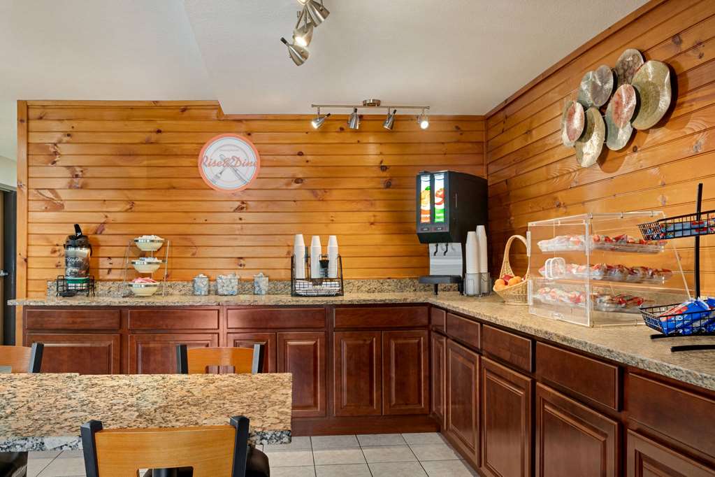 Howard Johnson by Wyndham Pigeon Forge - photo 48