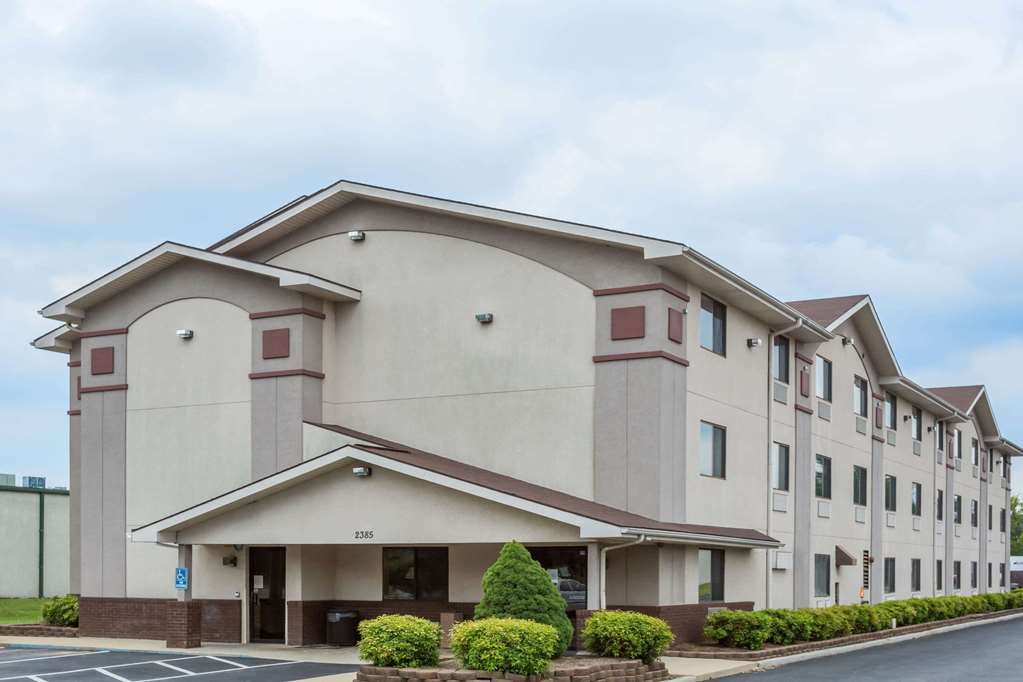 Super 8 by Wyndham Danville VA in Danville, United States